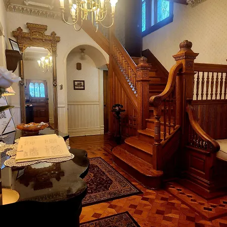 Downen House Bed & Breakfast-2